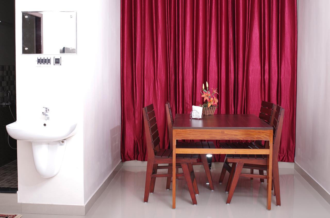 Indeevaram Residency Thiruvananthapuram Buitenkant foto