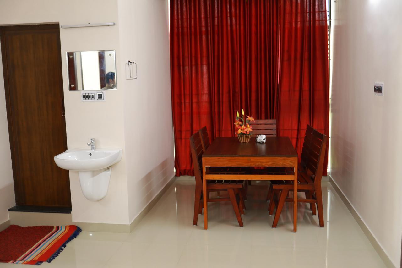 Indeevaram Residency Thiruvananthapuram Buitenkant foto